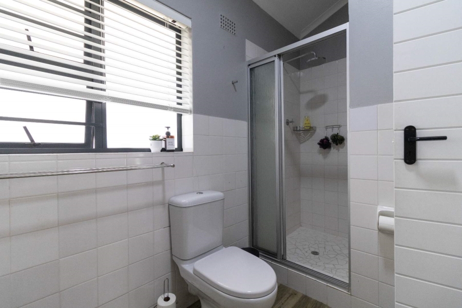 4 Bedroom Property for Sale in Sandbaai Western Cape